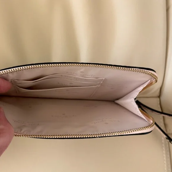 Kate Spade Lucy Snake Embossed Medium L-Zip Wristlet 👛 🐍 - Picture 2 of 2